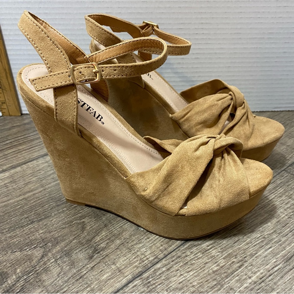 Just Fab Madaleine ladies wedge tan suede fabric sandals